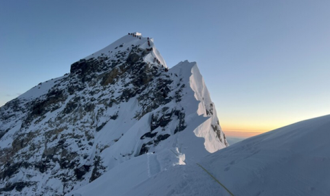 https://vestiabad.ru/news/5835/sotni-tel-pogibshih-alpinistov-byli-obnaruzheny-na-evereste-izza-tayaniya-lednikov