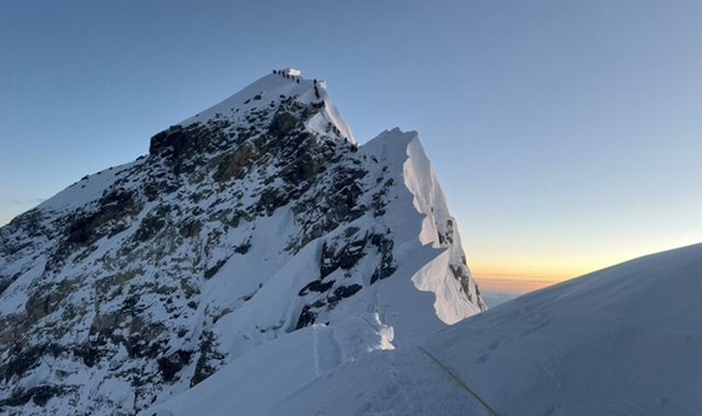 Сотни тел погибших альпинистов были обнаружены на Эвересте из-за таяния ледников