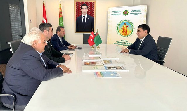 Генконсул Туркменистана в Турции провел встречу с руководителями TÜRKGİAD