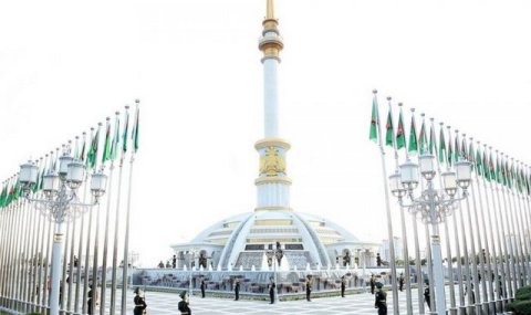 https://vestiabad.ru/news/7322/serdar-berdymuhamedov-vozlozhil-cvety-k-monumentu-nezavisimosti-turkmenistana