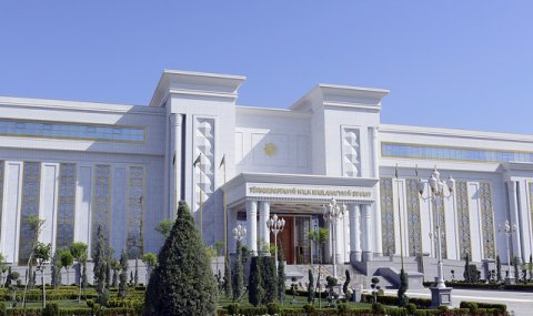 https://vestiabad.ru/news/5795/geroiarkadag-turkmenistana-napravil-pozdravitelnoe-poslanie-glave-gosudarstva