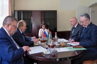 Посол Туркменистана в РФ провел встречу с главой Российской академии наук