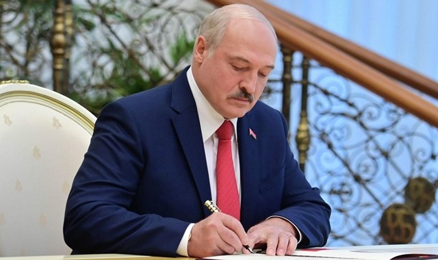 Лукашенко пригласил Раиси в Белоруссию