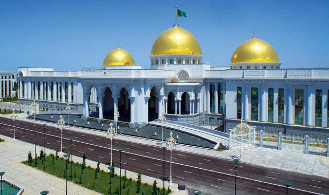 Глава Туркменистана адресовал слова поздравления президенту Грузии
