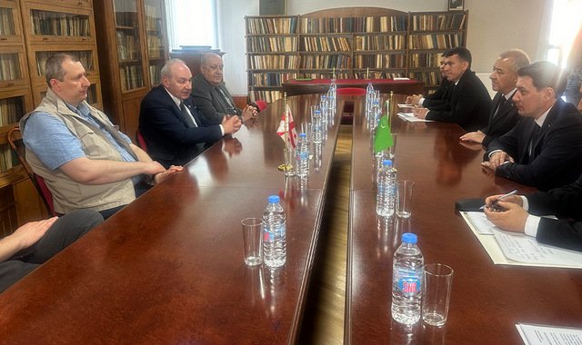 Делегация Туркменистана провела встречу в Грузинском центре рукописей