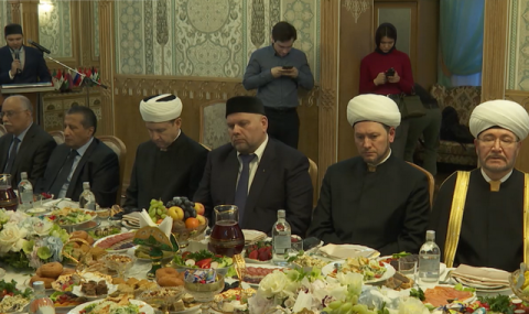 https://vestiabad.ru/news/3769/diplomaty-iz-40-stran-islamskogo-mira-sobralis-na-iftar-v-moskve