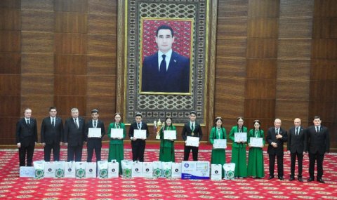 https://vestiabad.ru/news/4936/v-turkmenistane-nagradili-pobeditelei-proekta-yunye-vestniki-mira