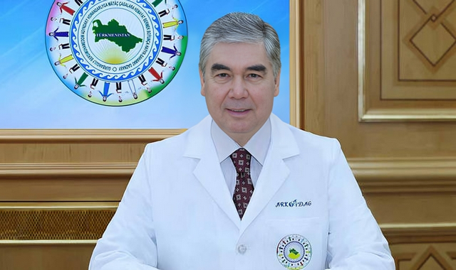 Герой-Аркадаг Туркменистана провел совещание Благотворительного фонда