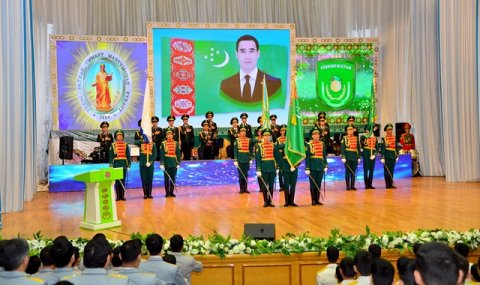 https://vestiabad.ru/news/2852/prezident-turkmenistana-pozdravil-turkmenskii-narod-s-dnem-zashchitnika-otechestva