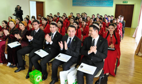 https://vestiabad.ru/news/3217/v-diplomaticheskom-vuze-turkmenistana-nagradili-pobeditelei-tvorcheskogo-konkursa