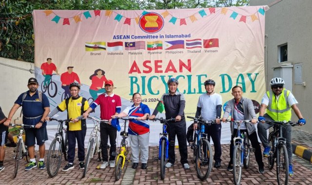 Посольство Туркменистана приняло участие в акции «День велосипеда АСЕАН»