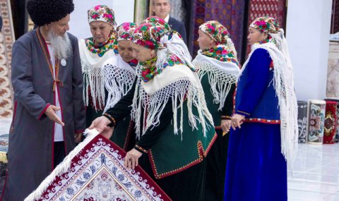 https://vestiabad.ru/news/5258/ceremoniya-otkrytiya-vosmi-novyh-ofisnotorgovyh-zdanii-proshla-v-ashhabade