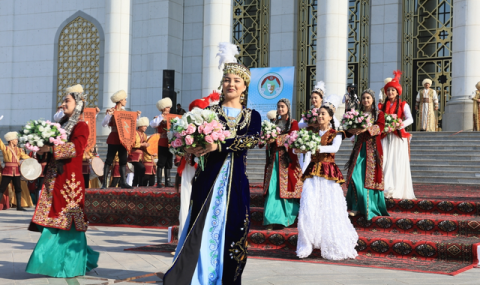 https://vestiabad.ru/news/7728/ii-teatralnyi-festival-tyurksoi-startoval-v-ashhabade