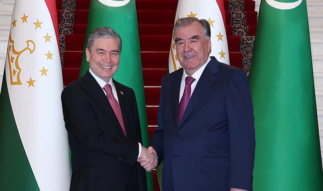 Герой-Аркадаг передал таджикскому лидеру приглашение посетить Туркменистан