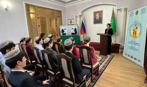 https://vestiabad.ru/news/2977/kniga-serdara-berdymuhamedova-byla-prezentovana-v-turkmenskom-konsulstve-v-astrahani