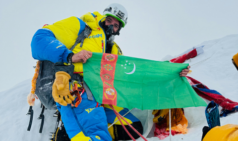 https://vestiabad.ru/news/7762/na-vershine-manaslu-razveyali-flag-turkmenistana