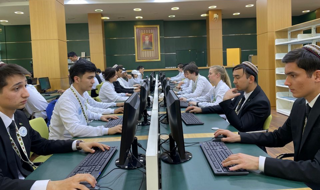 Туркменские студенты завоевали золото домашней олимпиады по информатике