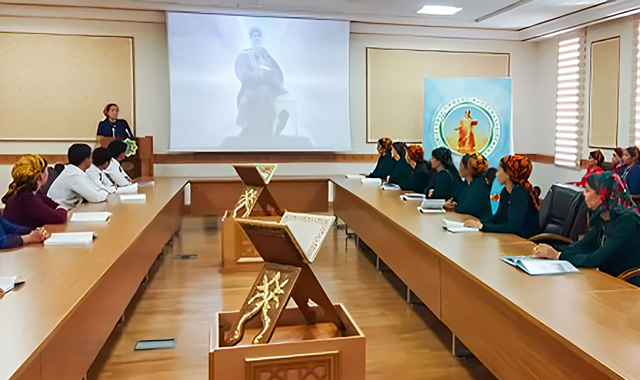 В Марыйском велаяте Туркменистана прошло мероприятие, посвященное Махтумкули Фраги