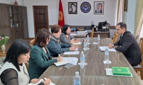 https://vestiabad.ru/news/3779/turkmenistan-i-kyrgyzstan-obsudili-uglublenie-partnerstva-v-sfere-obrazovaniya