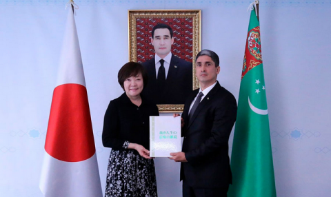 https://vestiabad.ru/news/4078/knigu-geroyaarkadaga-turkmenistana-podarili-supruge-ekspremera-yaponii