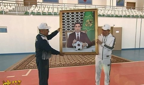 https://vestiabad.ru/news/2360/gurbanguly-berdymuhamedov-podaril-fk-arkadag-portret-prezidenta-turkmenistana-i-pozdravil-s-pobedami