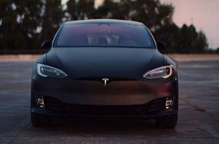 Почти все владельцы Tesla отказались от использования автопилота