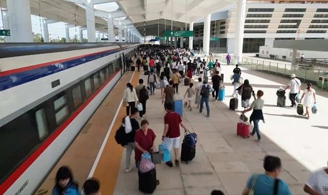 Первый туристический поезд из Пекина в Лаос: новый этап в путешествиях
