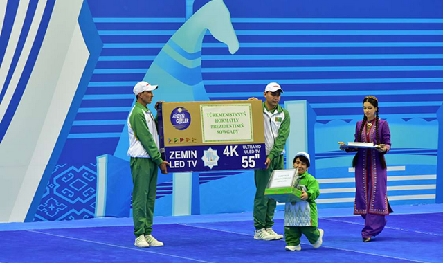 В Туркменистане чествовали паралимпийцев - призеров международного турнира