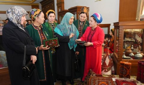 https://vestiabad.ru/news/2142/v-mary-proveli-ekskursiyayu-dlya-uchastnikov-turkmenoiranskoi-vystavki