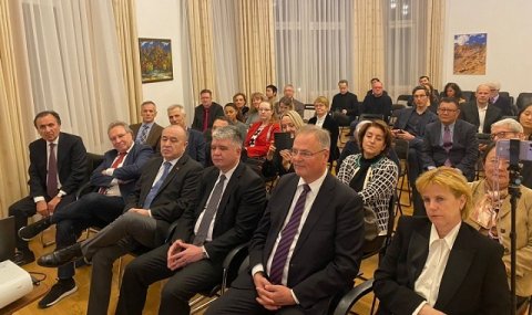 https://vestiabad.ru/news/1960/v-posolstve-tadzhikistana-v-frg-proshel-forum-energeticheskoe-sotrudnichestvo-i-zelenaya-energiya