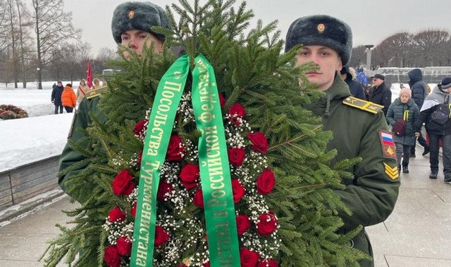 Делегация Туркменистана почтила память Героев-Туркменистанцев ВОВ