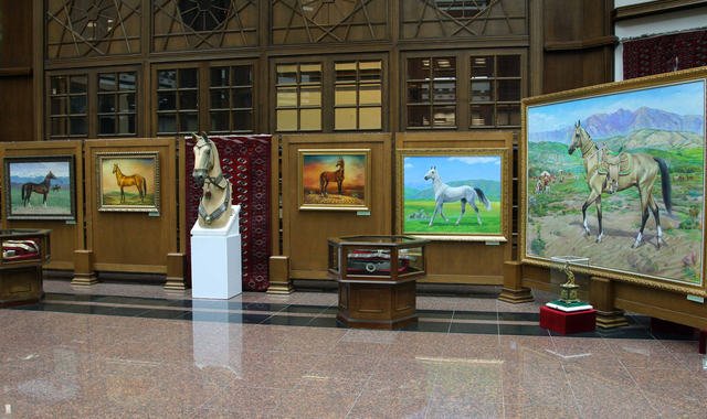 В Ашхабаде открылась выставка «Туркменский скакун - эталон красоты»