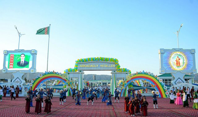 На западе Туркменистана открыли новый центр отдыха и развлечений для детей