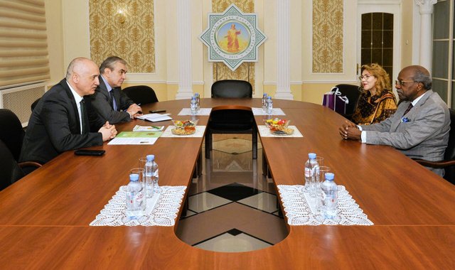 Посол Туркменистана в РФ встретился с панамским коллегой