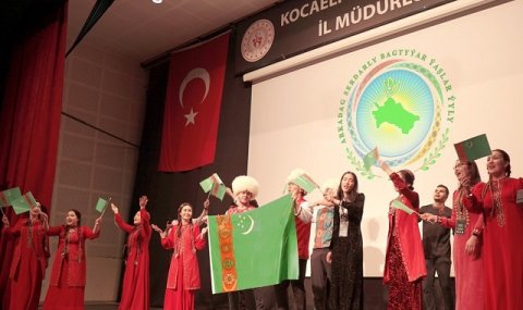 https://vestiabad.ru/news/2209/turkmenistan-provel-ryad-meropriyatii-pod-devizom-schastlivaya-molodezh-s-arkadag-serdarom