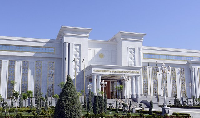 Герой-Аркадаг Туркменистана отметил вклад Чинар Рустемовой в развитие страны