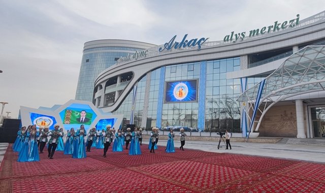 В Ашхабаде открылся новый торгово-развлекательный центр «Аркач»