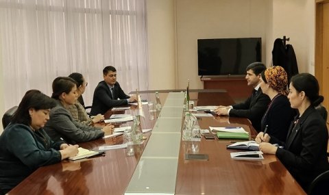 https://vestiabad.ru/news/2130/v-mid-turkmenistana-obsudili-perspektivy-sotrudnichestva-s-yunfpa