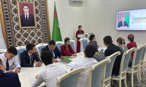 https://vestiabad.ru/news/7493/v-dushanbe-sostoyalsya-brifing-v-chest-300letiya-turkmenskogo-poeta-mahtumkuli