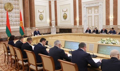 https://vestiabad.ru/news/3124/lukashenko-ukazal-na-ryad-problem-v-sisteme-obrazovaniya-i-poruchil-ih-ustranit