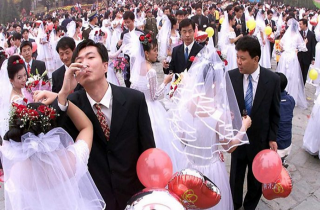Молодежь в Китае не так активно стремится к браку