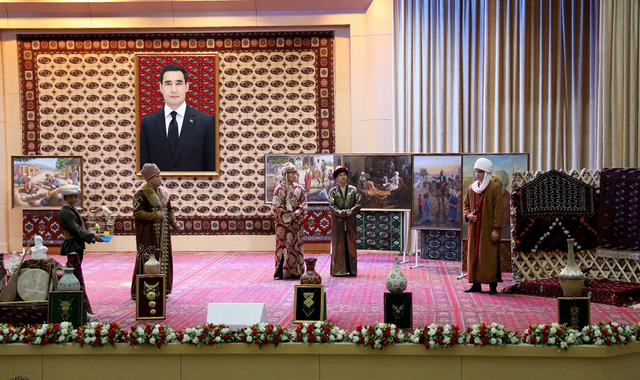 В туркменском ВУЗе состоялось творческое мероприятие, посвященное Махтумкули