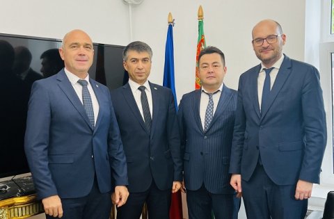 https://vestiabad.ru/news/1429/turkmenistan-i-rumyniya-oboznachili-prioritetnye-napravleniya-vzaimovygodnogo-sotrudnichestva