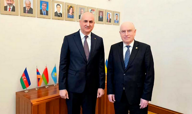 Посол Туркменистана в России обсудил план мероприятий с генсеком СНГ