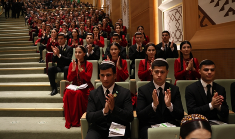 https://vestiabad.ru/news/7256/na-zasedanii-halk-maslahaty-obsudili-molodezhnuyu-politiku-turkmenistana