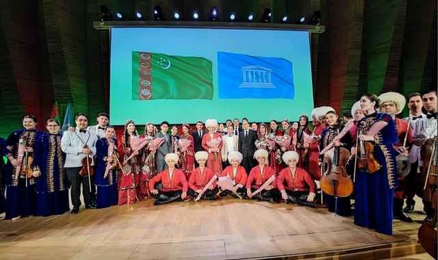 Мастера искусств Туркменистана выступили с гала-концертом в Париже