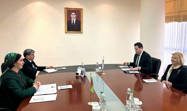 Замглавы МИД Туркменистана приняла копии верительных грамот у нового посла Словении