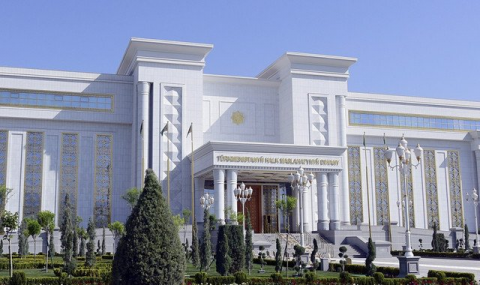 https://vestiabad.ru/news/5697/geroiarkadag-turkmenistana-obratilsya-k-olegu-kononenko