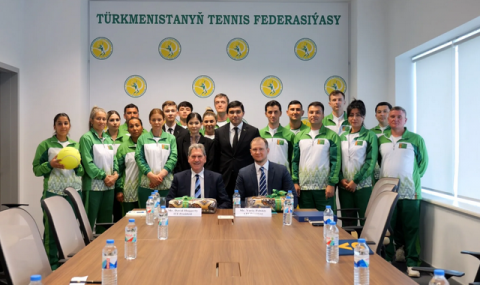 https://vestiabad.ru/news/3948/v-ashhabad-pribyl-prezident-itf-devid-haggerti