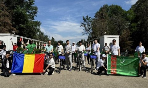 https://vestiabad.ru/news/5374/posolstvo-turkmenistana-v-buhareste-provelo-veloprobeg-v-chest-prazdnika